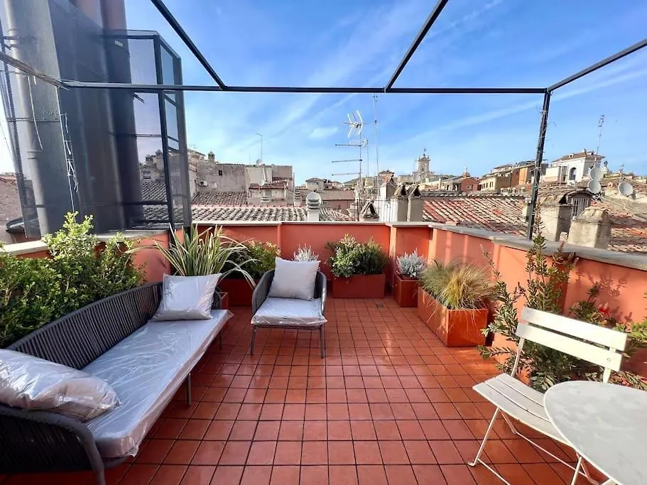 New! Uptown Terraces Apartment Rome