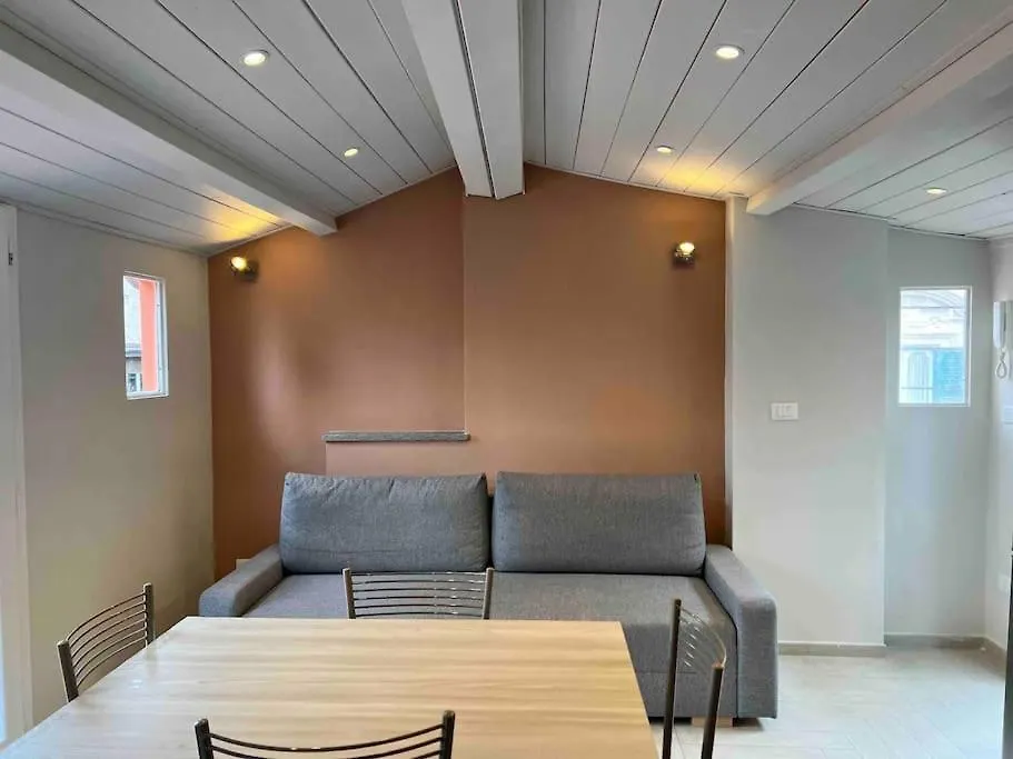 New! Uptown Terraces Apartment Rome