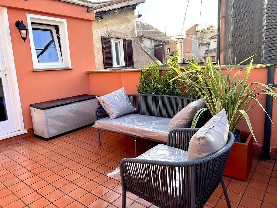 New! Uptown Terraces Apartment Rome